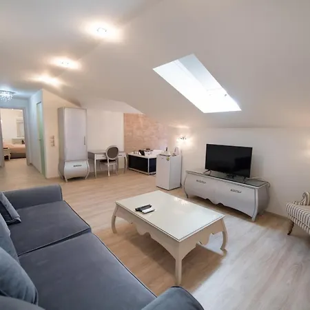 Pirofani Apartment *